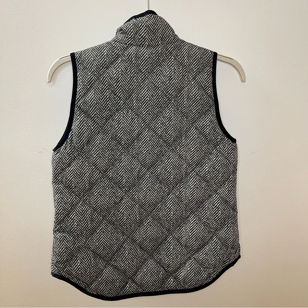 NWOT JCREW Herringbone puffer vest black and cream Size XS - Picture 8 of 10